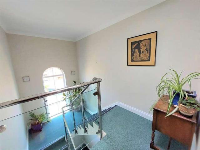 3 bed flat for sale