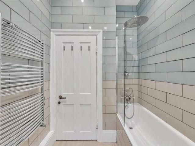 3 bed flat for sale