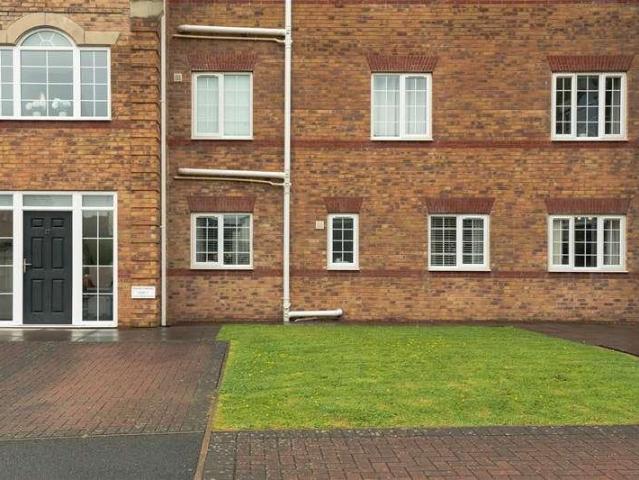 3 bed flat for sale