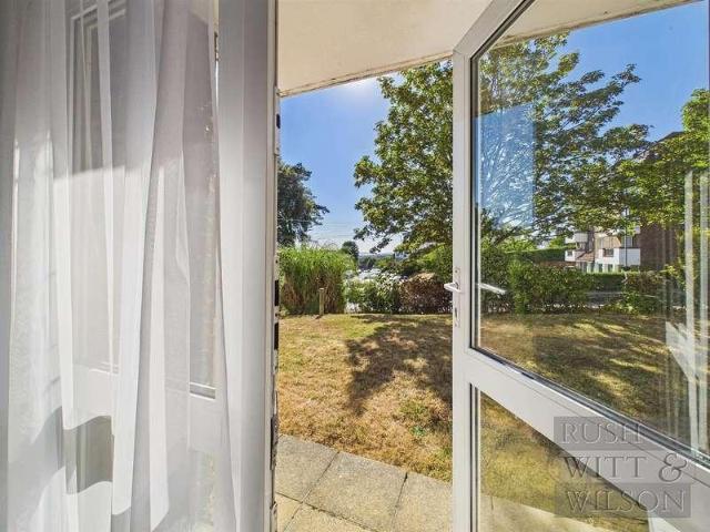 3 bed flat for sale