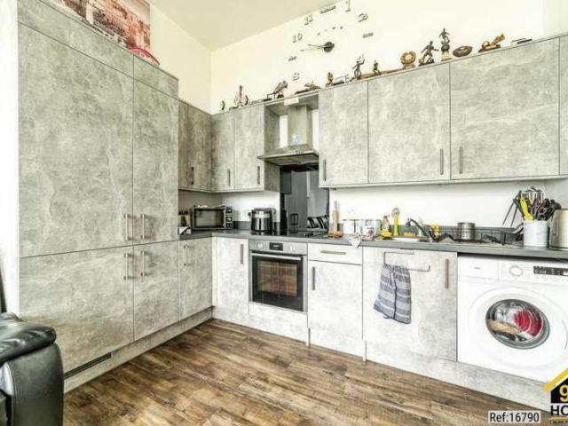 3 bed flat for sale
