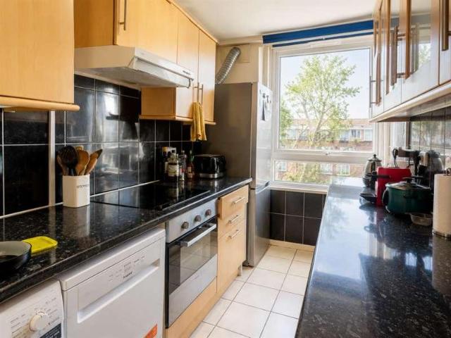 3 bed flat for sale