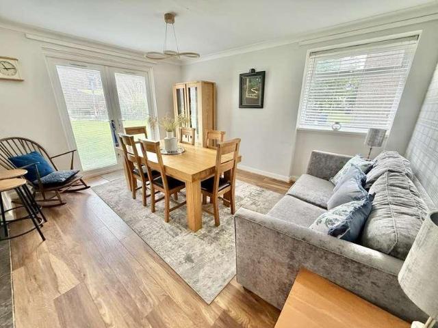 3 bed flat for sale