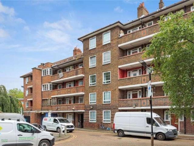 3 bed flat for sale