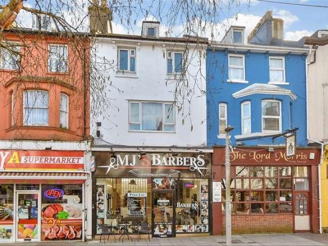 3 bed flat for sale