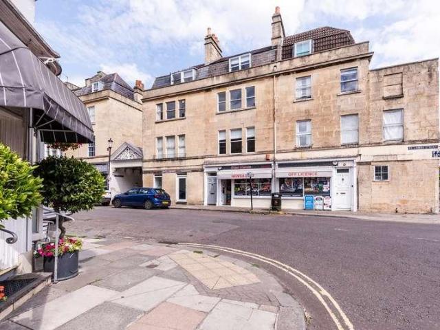 3 bed flat for sale