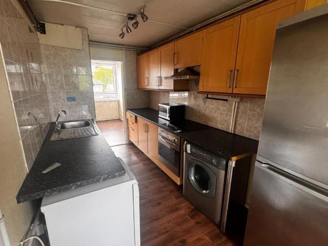 3 bed flat for sale