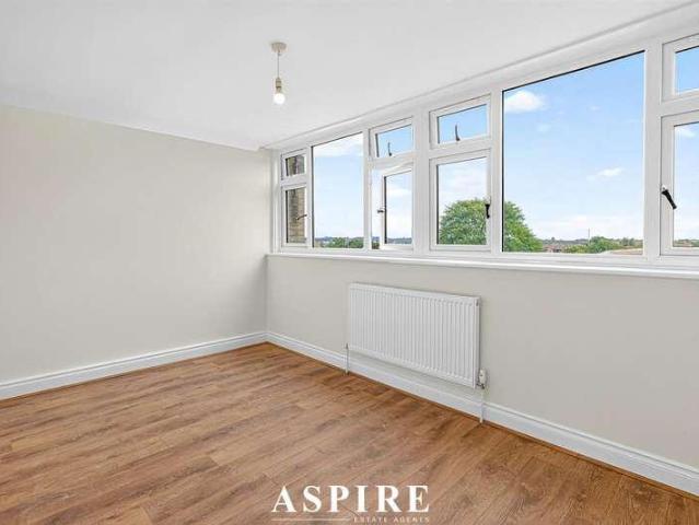 3 bed flat for sale