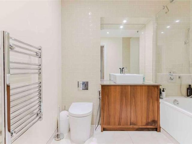 3 bed flat for sale
