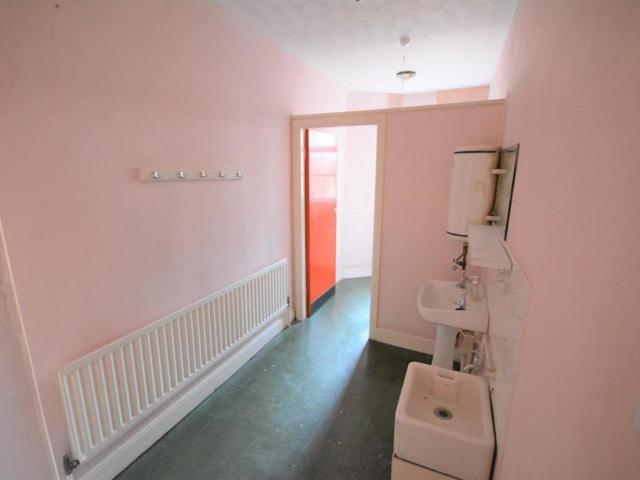 3 bed flat for sale