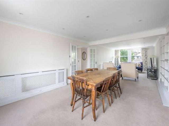 3 bed flat for sale