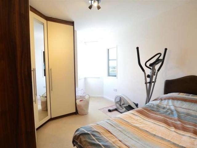 3 bed flat for sale