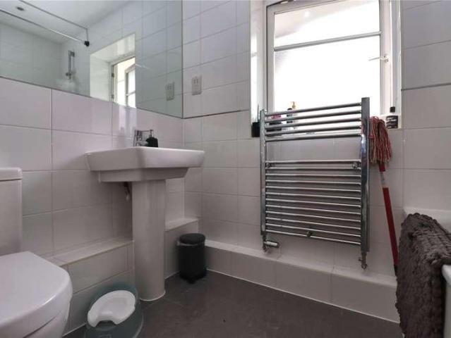 3 bed flat for sale