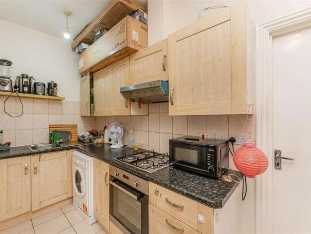 3 bed flat for sale