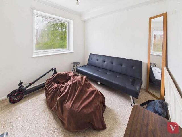 3 bed flat for sale