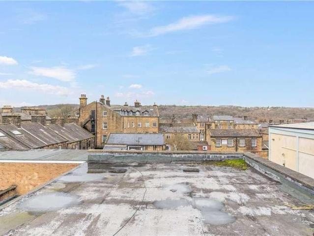 3 bed flat for sale