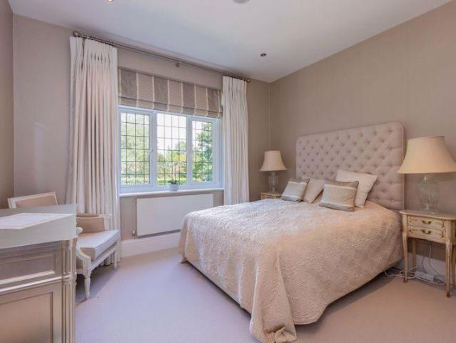 3 bed flat for sale