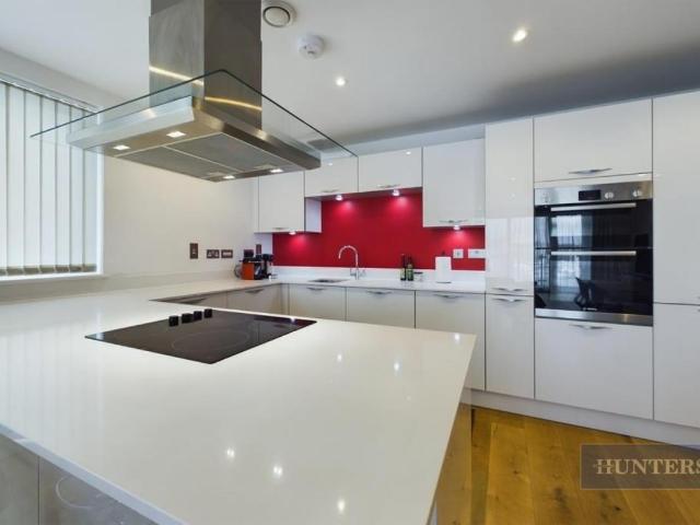 3 bed flat for sale