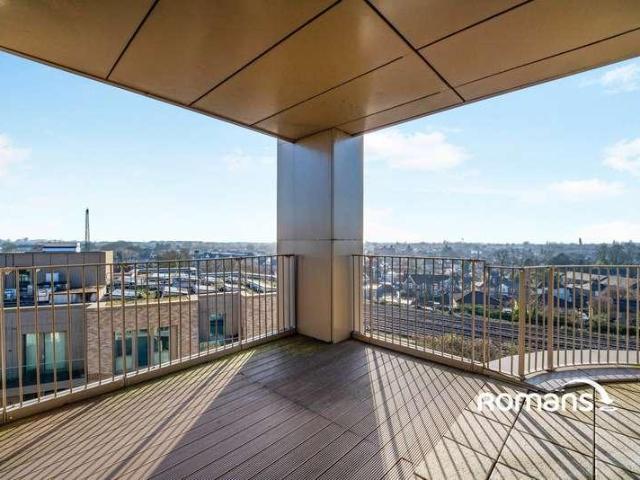 3 bed flat for sale