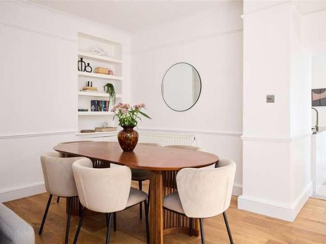 3 bed flat for sale