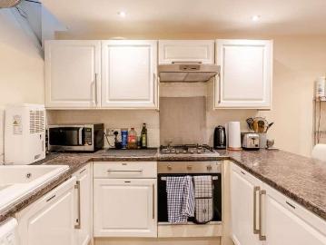 3 bed flat for sale