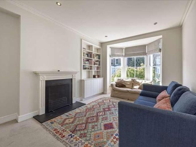 3 bed flat for sale