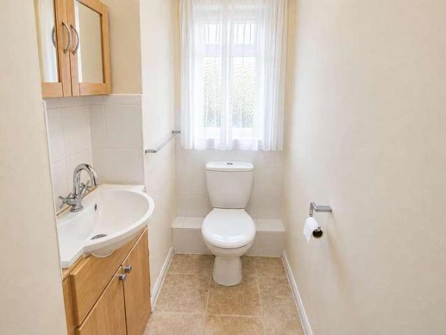3 bed flat for sale