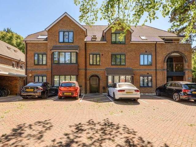 3 bed flat for sale