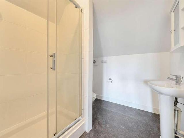 3 bed flat for sale