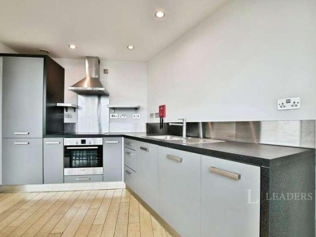 3 bed flat for sale