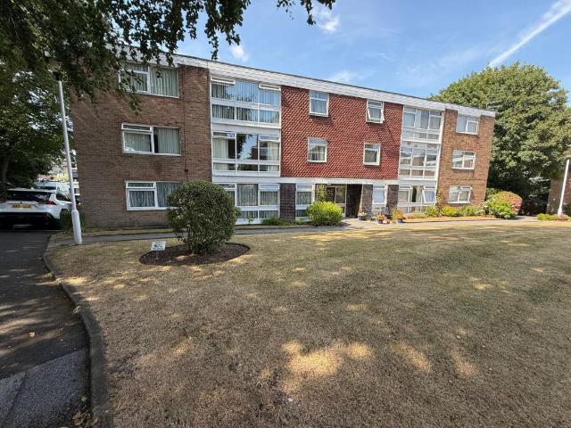 3 bed flat for sale
