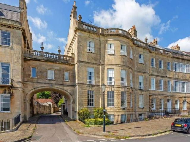 3 bed flat for sale