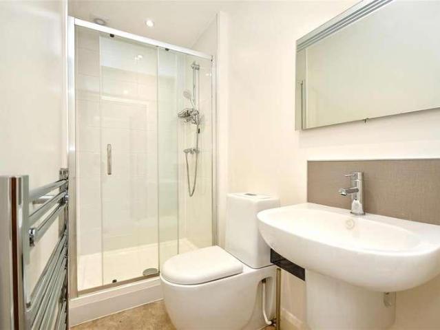 3 bed flat for sale