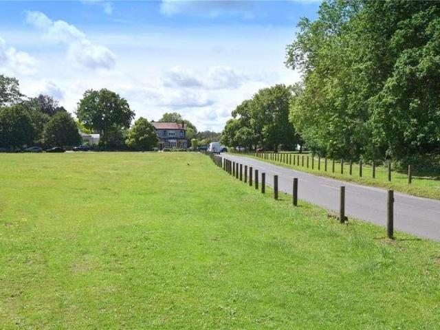 3 bed flat for sale