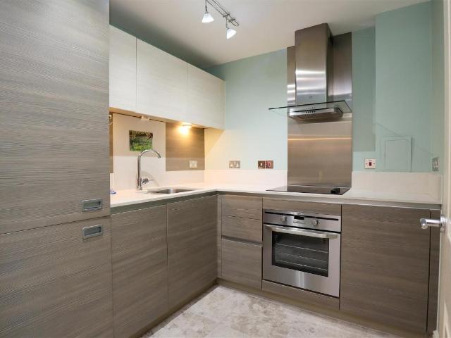3 bed flat for sale