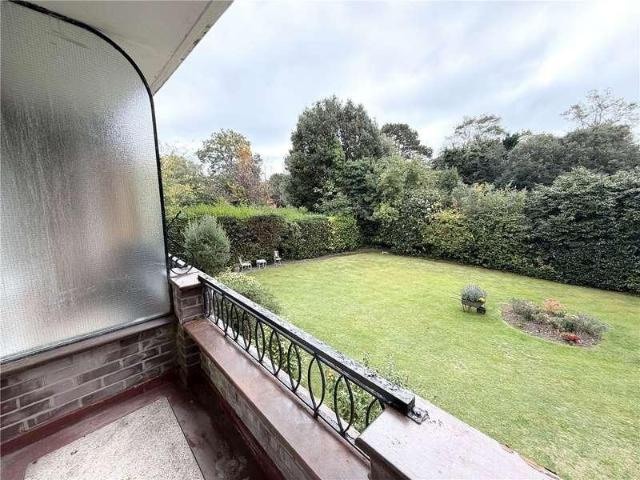 3 bed flat for sale