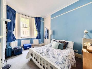 3 bed flat for sale