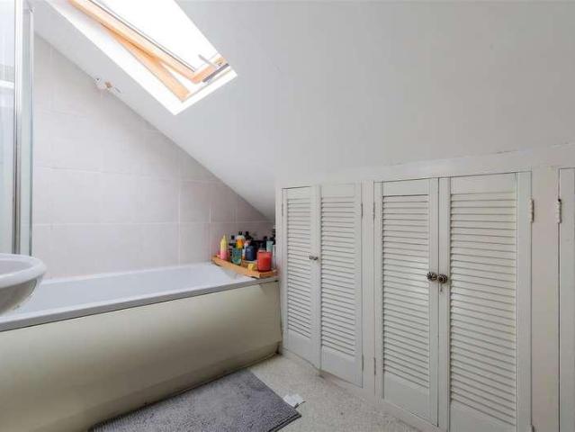 3 bed flat for sale