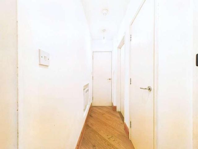 3 bed flat for sale