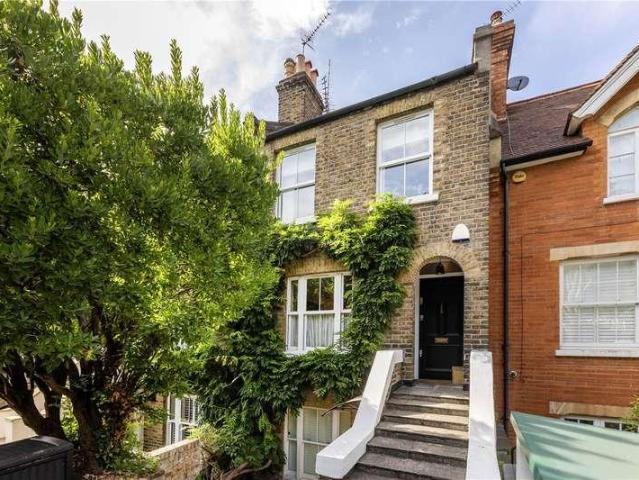 3 bed flat for sale