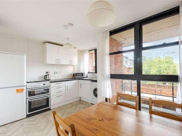 3 bed flat for sale