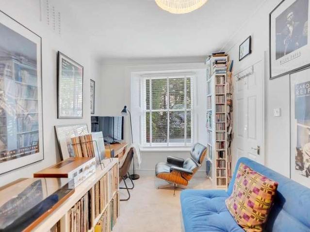 3 bed flat for sale