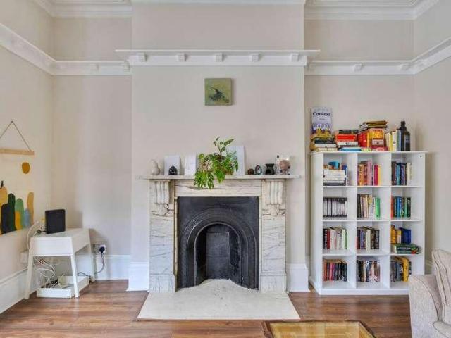 3 bed flat for sale