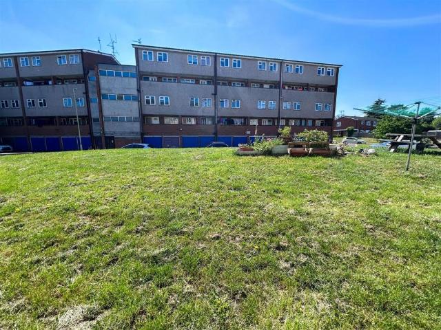 3 bed flat for sale
