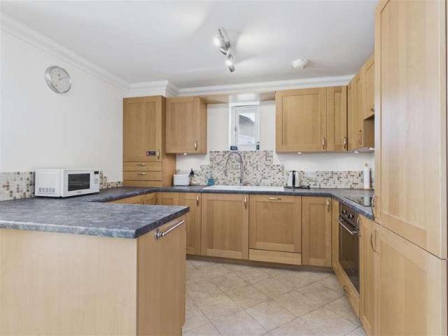 3 bed flat for sale