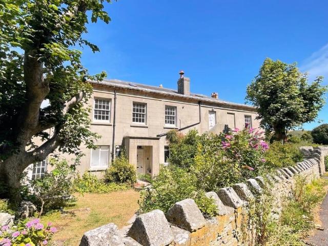 3 bed flat for sale