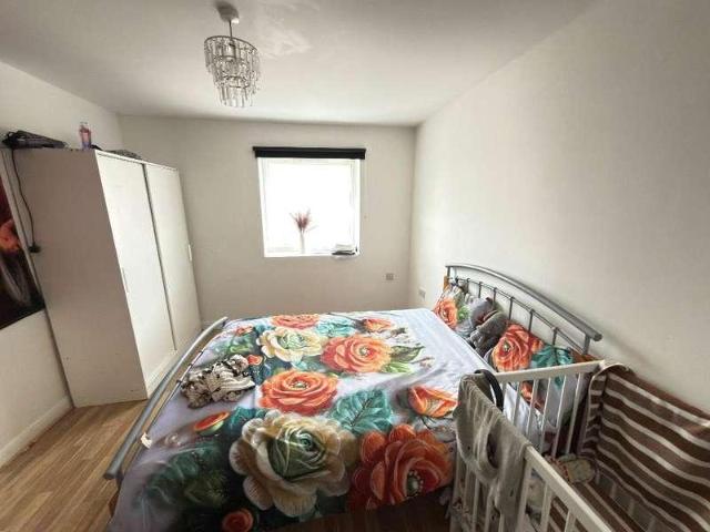 3 bed flat for sale