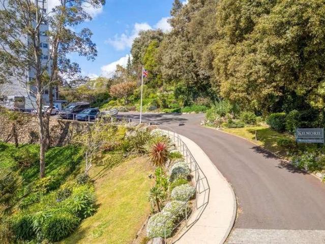 3 bed flat for sale