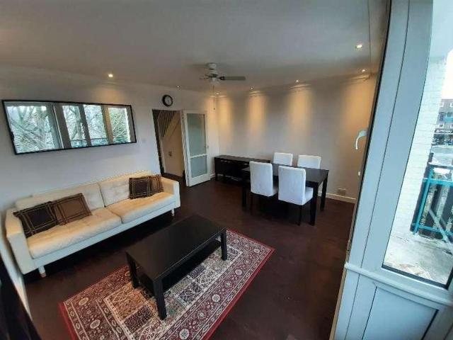 3 bed flat for sale