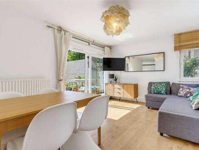 3 bed flat for sale